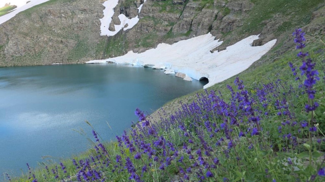 Foto - Zirvedeki saklı mavi! Doğaseverlerin yeni rotası: Çalyan Buzul Gölü