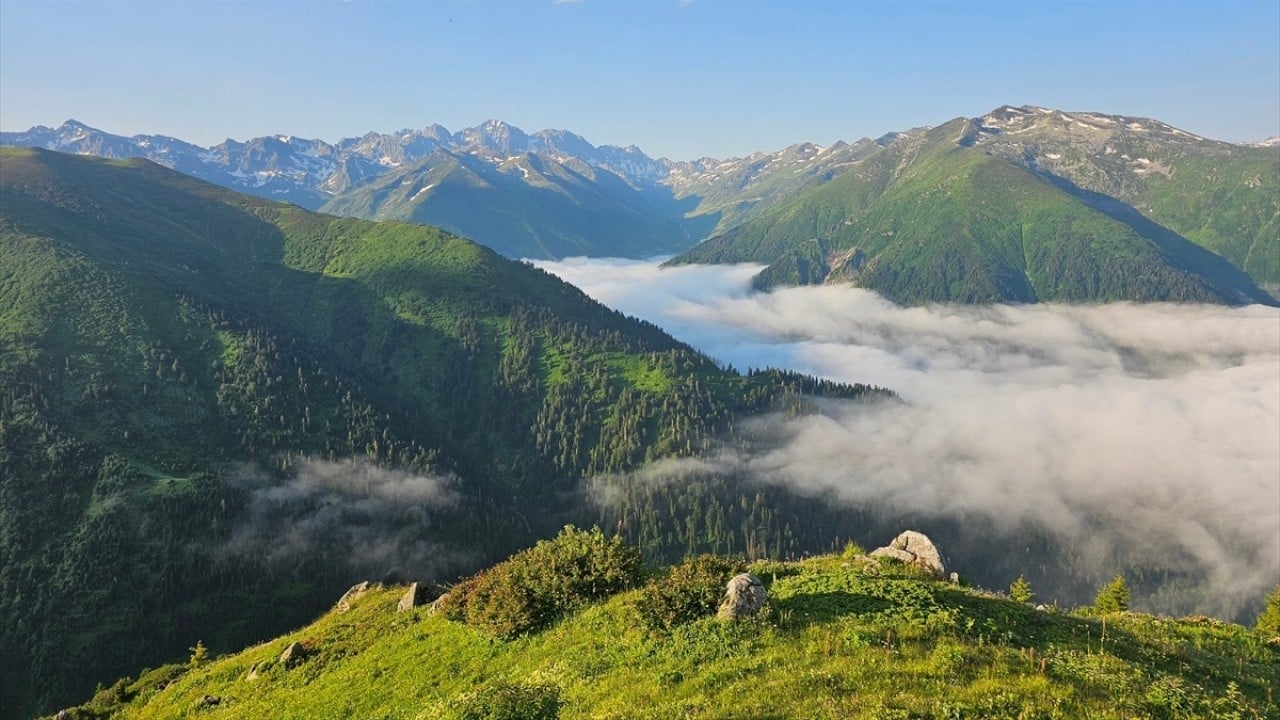 Foto - Ziyaretçi akınına uğruyor! Bulutların üzerinde bir yayla: Huser 