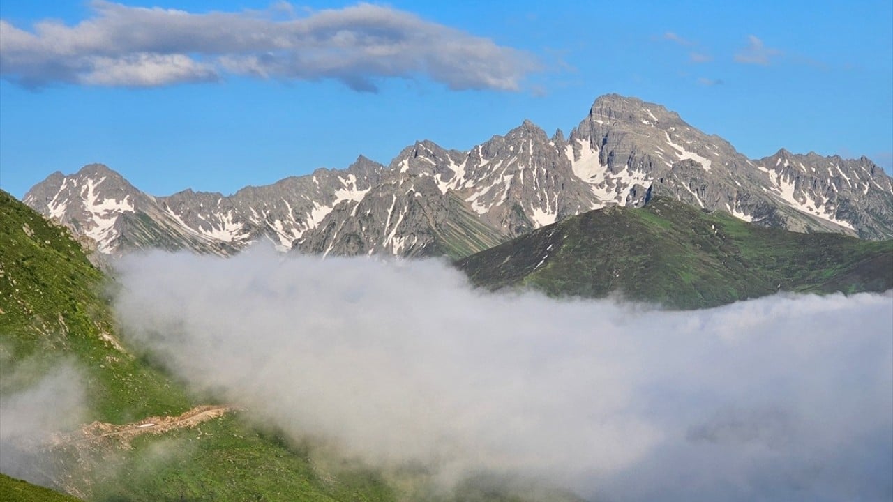 Foto - Ziyaretçi akınına uğruyor! Bulutların üzerinde bir yayla: Huser 