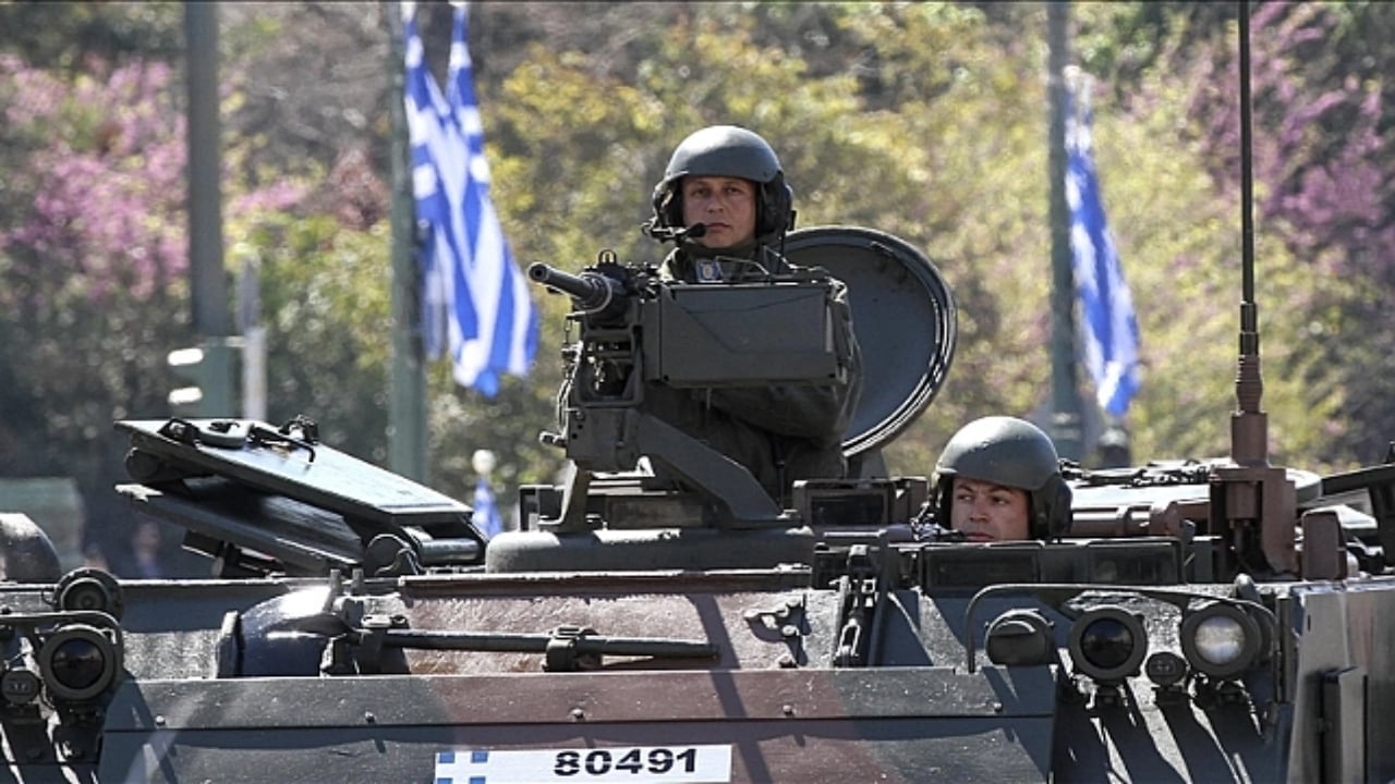 Foto - Zoru gören Yunanistan geri adım attı: 30’dan sadece 6’ya düştü