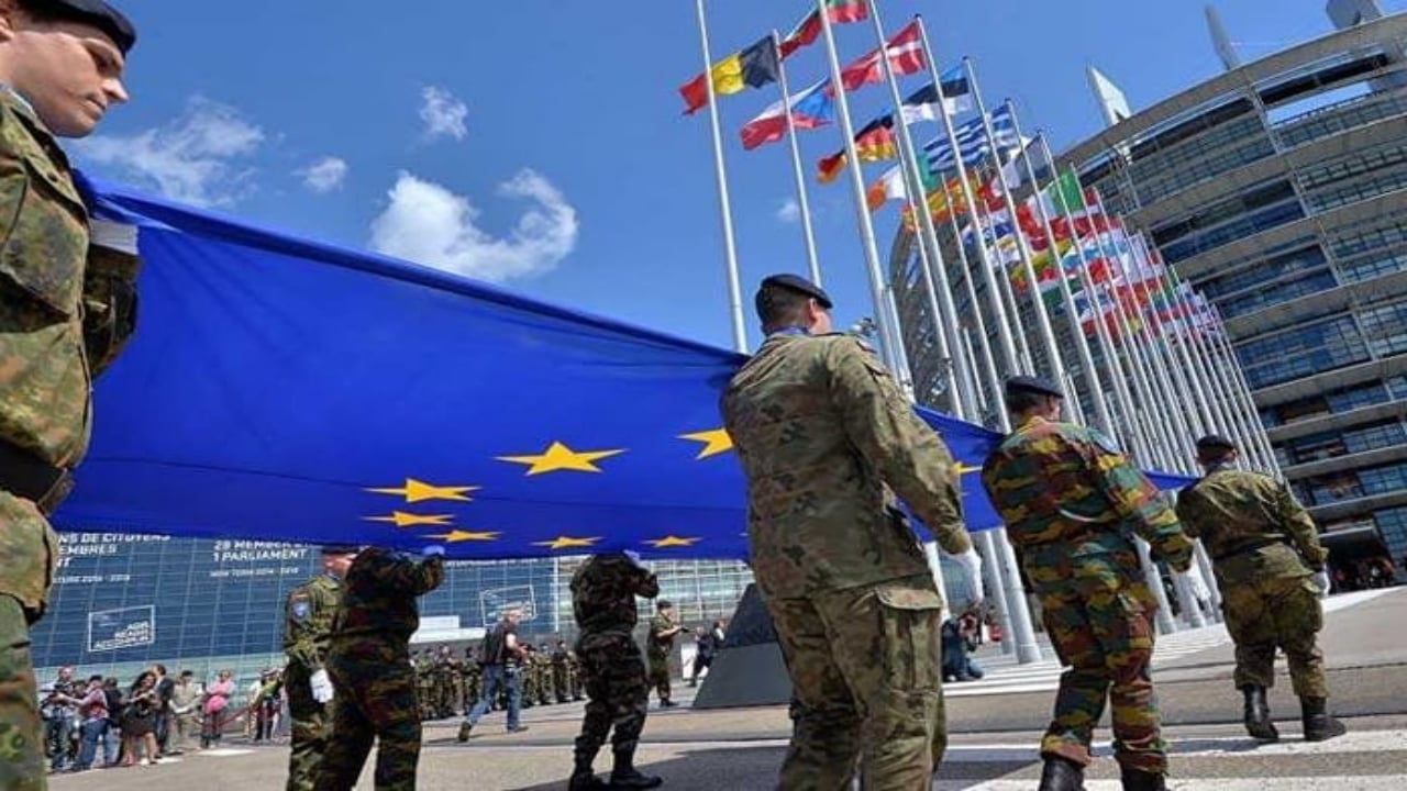 Foto - Zoru gören Yunanistan geri adım attı: 30’dan sadece 6’ya düştü