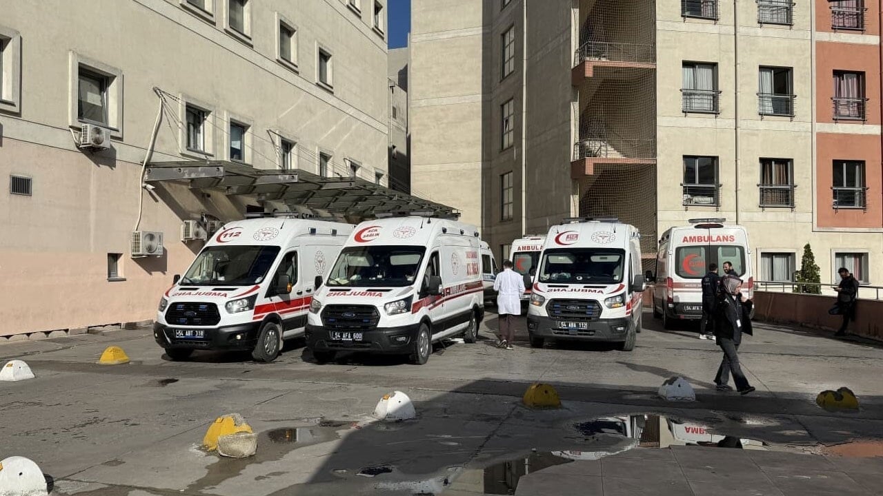 Düğün salonunda kurulan alkol masasında kan aktı: Orkestracı bıçaklandı