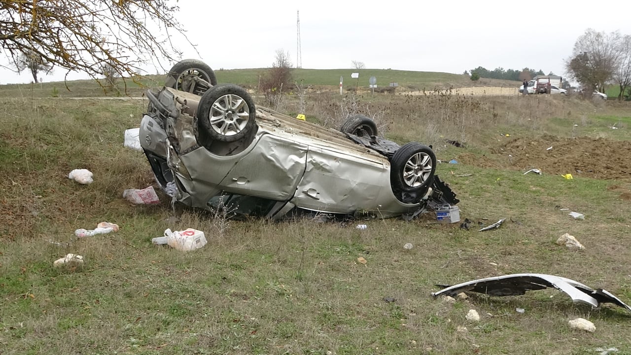 Hava yastıkları açılmadı, iki kardeş takla atan otomobilde can verdi