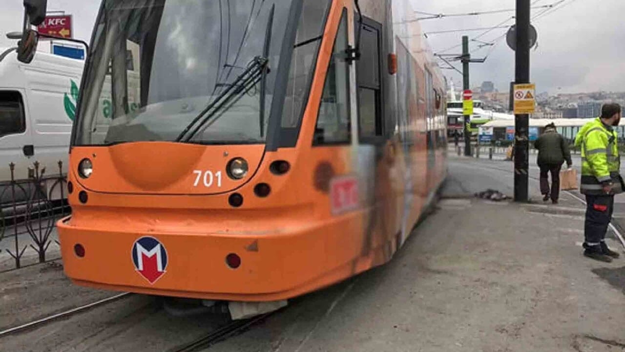 İstanbul tramvay hattında teknik arıza: Ulaşımda gecikme yaşanıyor