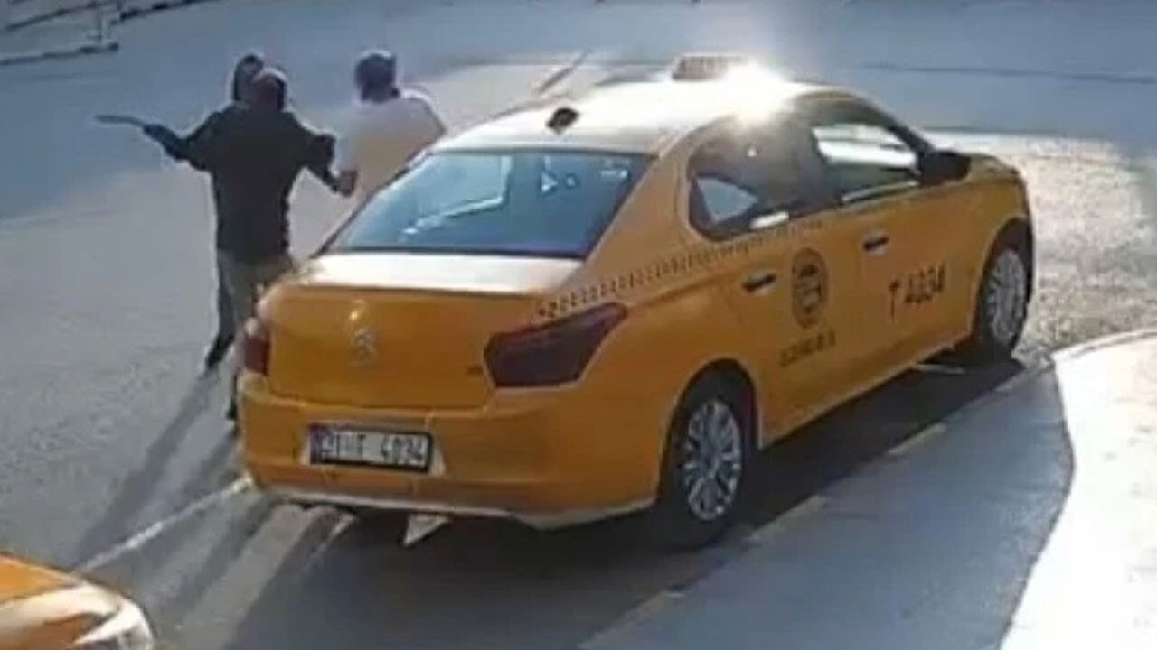 İstediği yemek menüde yok diye 3 kişiyi satırla yaraladı