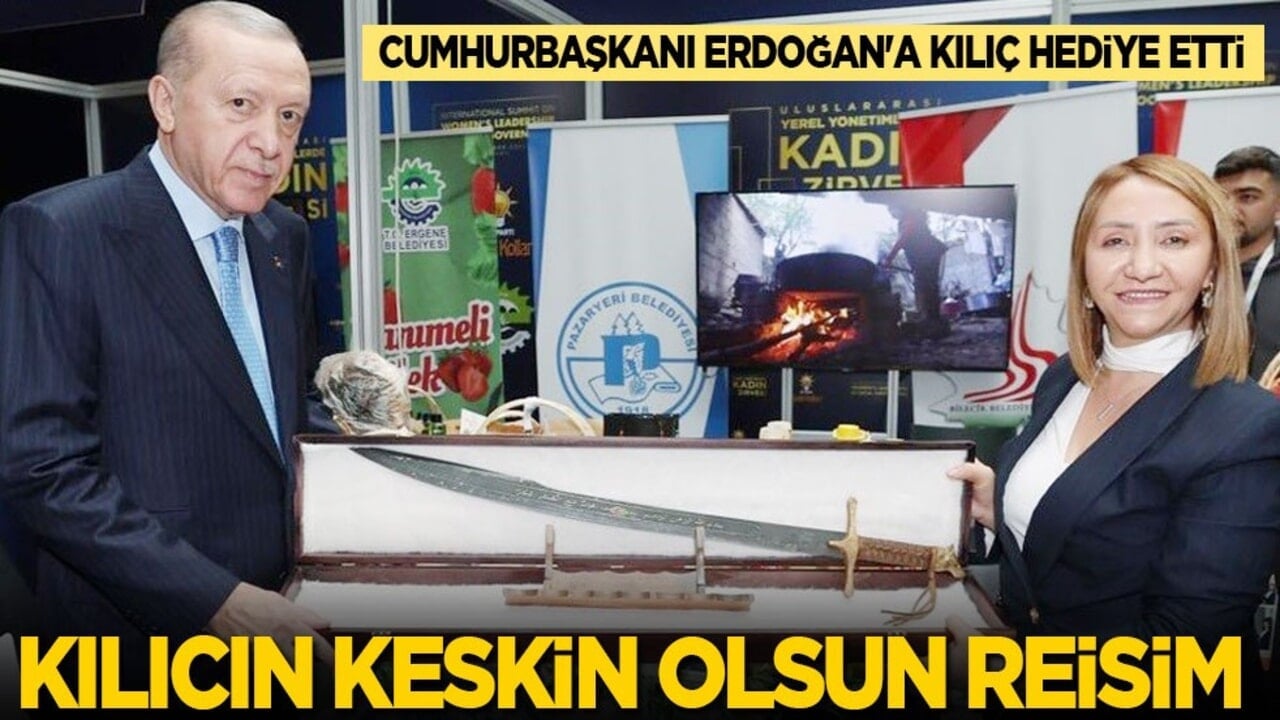 Kılıcın keskin olsun Reisim! Cumhurbaşkanı Erdoğan'a kılıç hediye etti