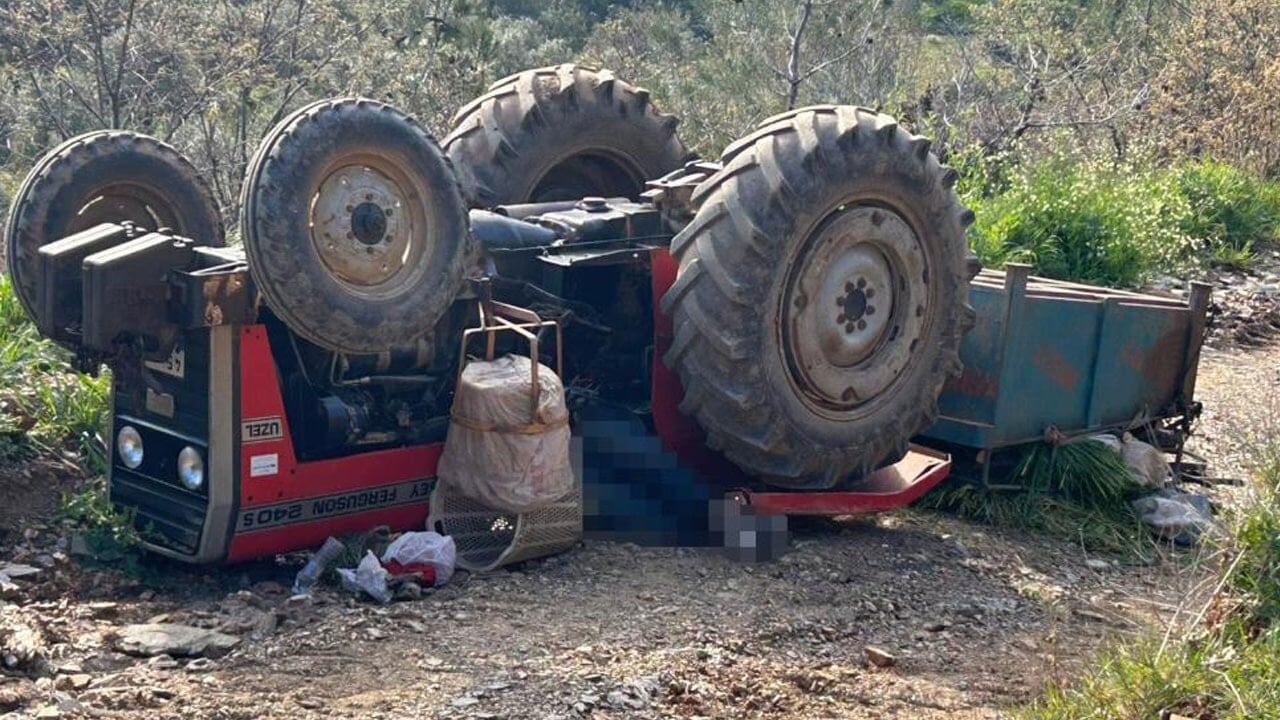 Kontrolden çıkan traktör baba ile oğlunu ayırdı: Baba öldü, oğlu yaralı kurtuldu