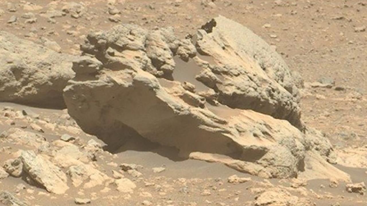 Mars’ta NASA’dan şaşırtan keşif: Yabancı kökenli kaya bulundu