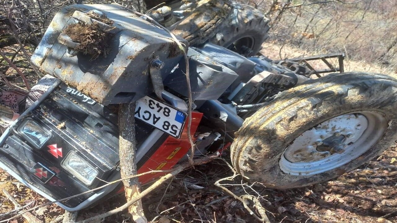 Sivas'ta kardeşleri traktör ayırdı! 2 kardeşten 1'i öldü