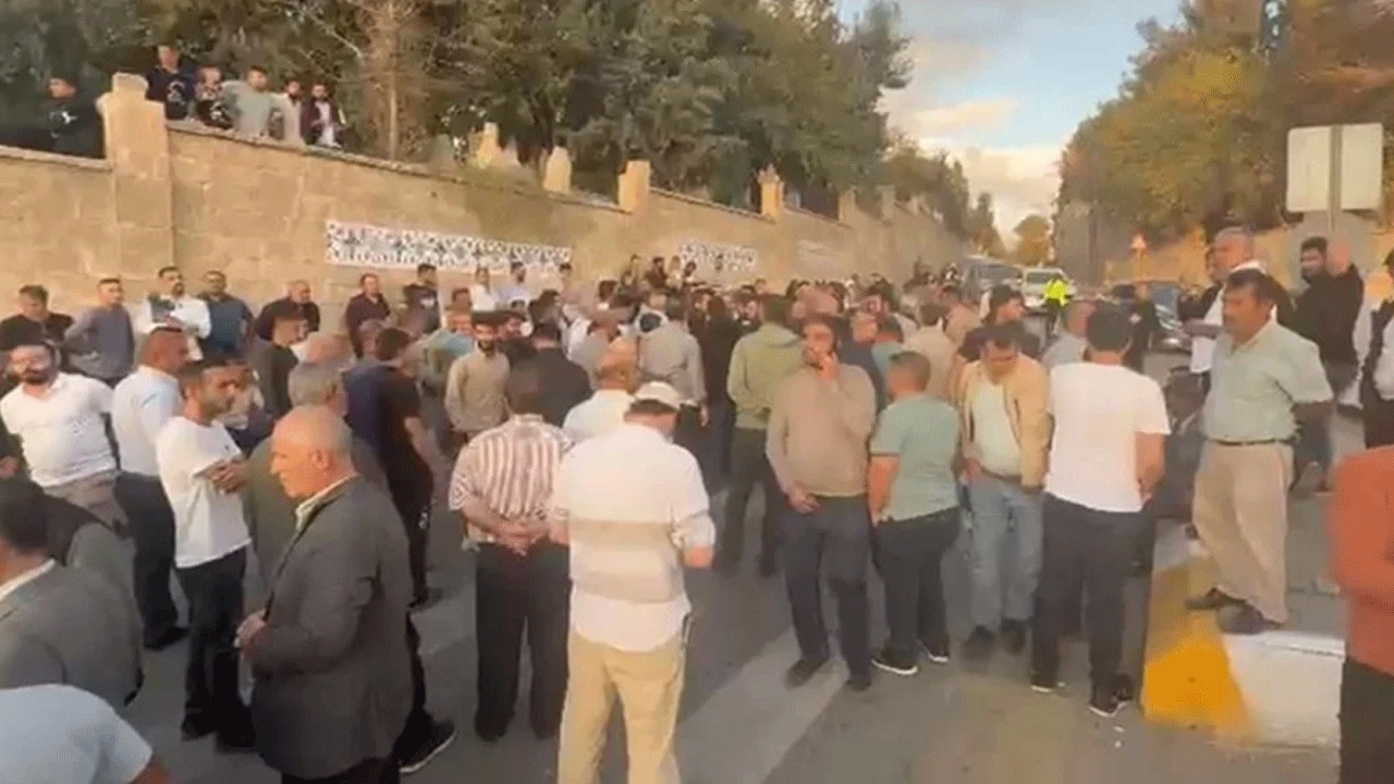 Yolu kapatan cenaze yakınları polise de kafa tuttu, ortalık karıştı! 9 kişi yaralandı