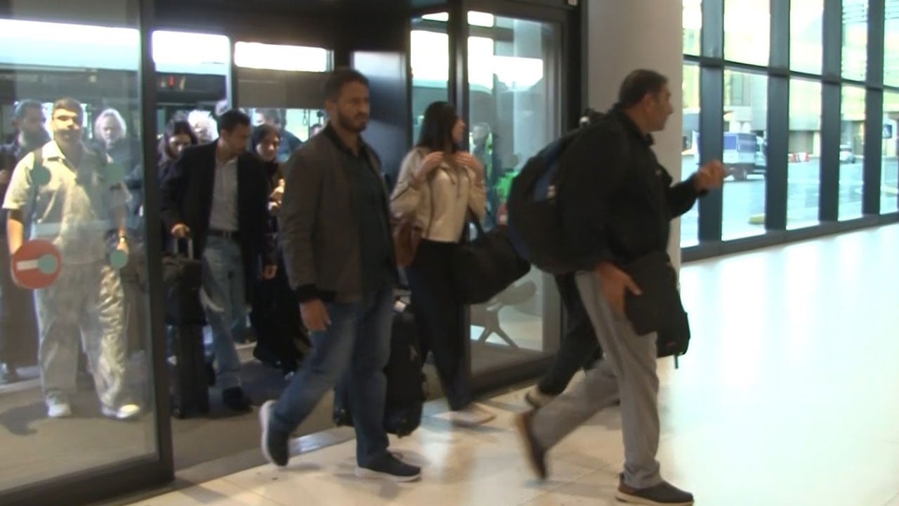 10 günlük bekleyiş sona erdi! Katar’da mahsur kalan Türkler yurda döndü