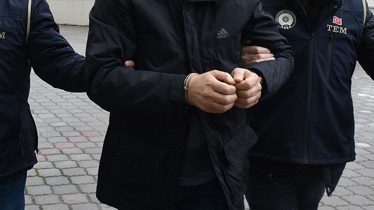 10 yıldır aranan FETÖ üyesi çatı katında yakayı ele verdi