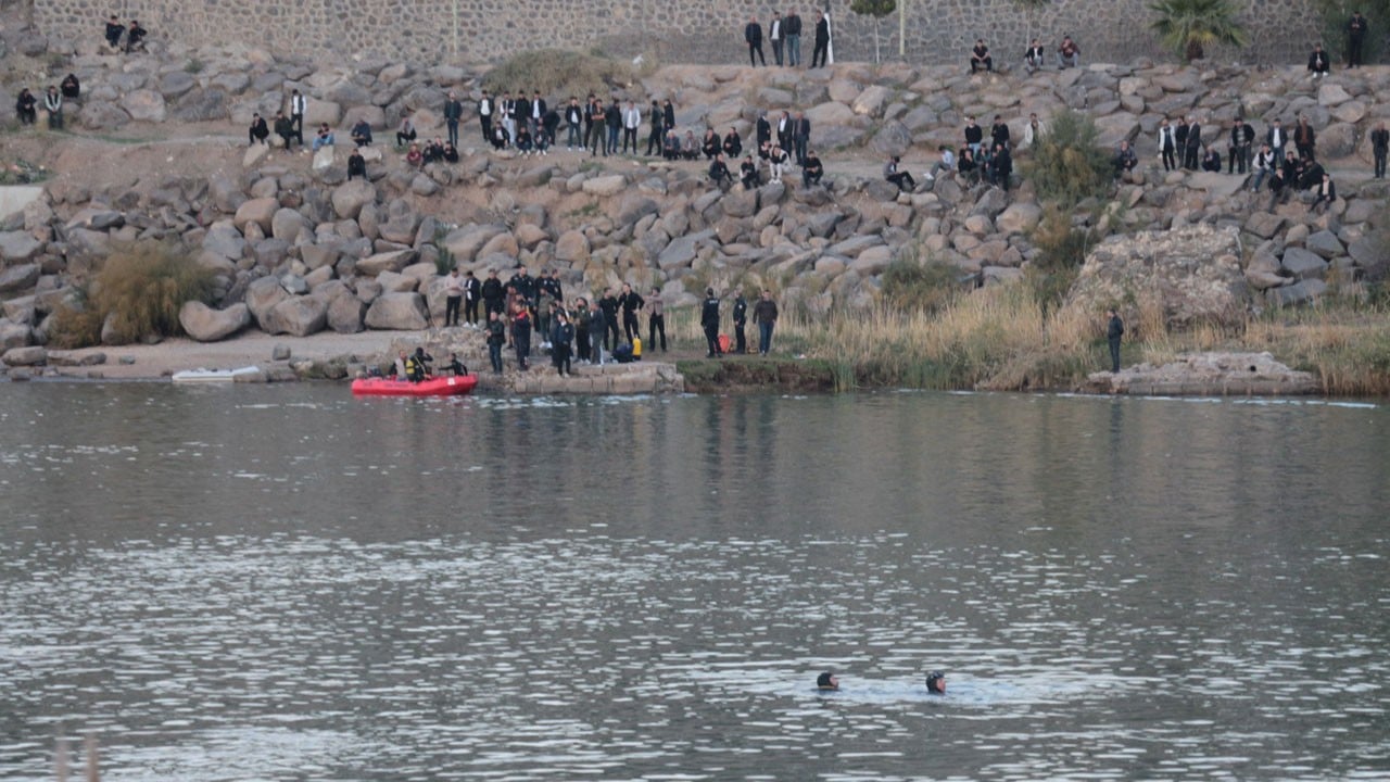 12 yaşındaki çocuk kayboldu! Terliğini almak için eğildi, Dicle’nin akıntısına kapıldı