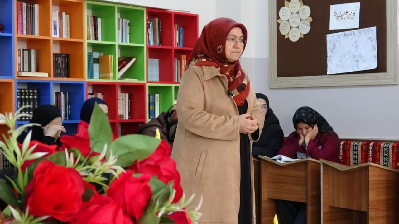 28 Şubat mağduru öğretmen: "Başörtüm nedeniyle görevimden alındım"