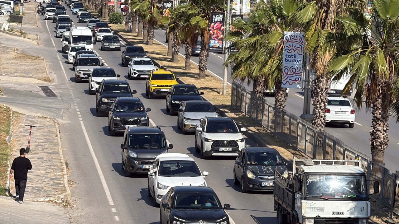 3 günde 67 bin araç giriş yaptı! O ilçeye tatil akını başladı