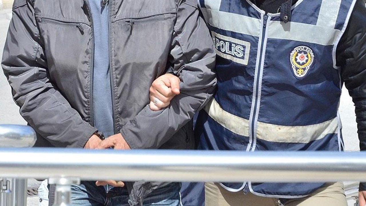 3 ilde düğmeye basıldı! 3 FETÖ üyesi paketlendi