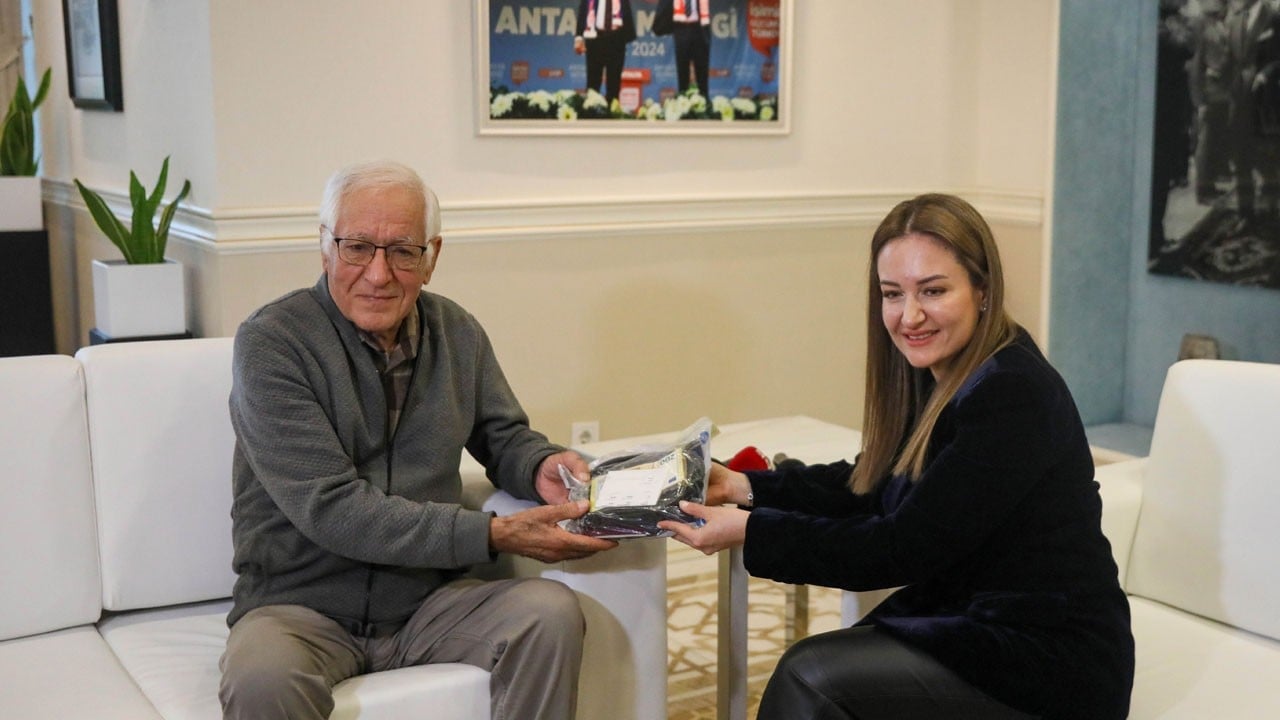 4 bin avroluk çanta otobüste unutuldu! Antalya’da şoförden ders gibi insanlık