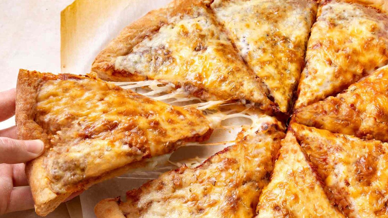 4 kişi hastanelik oldu! Bu kez pizza yiyen bir kişi vefat etti