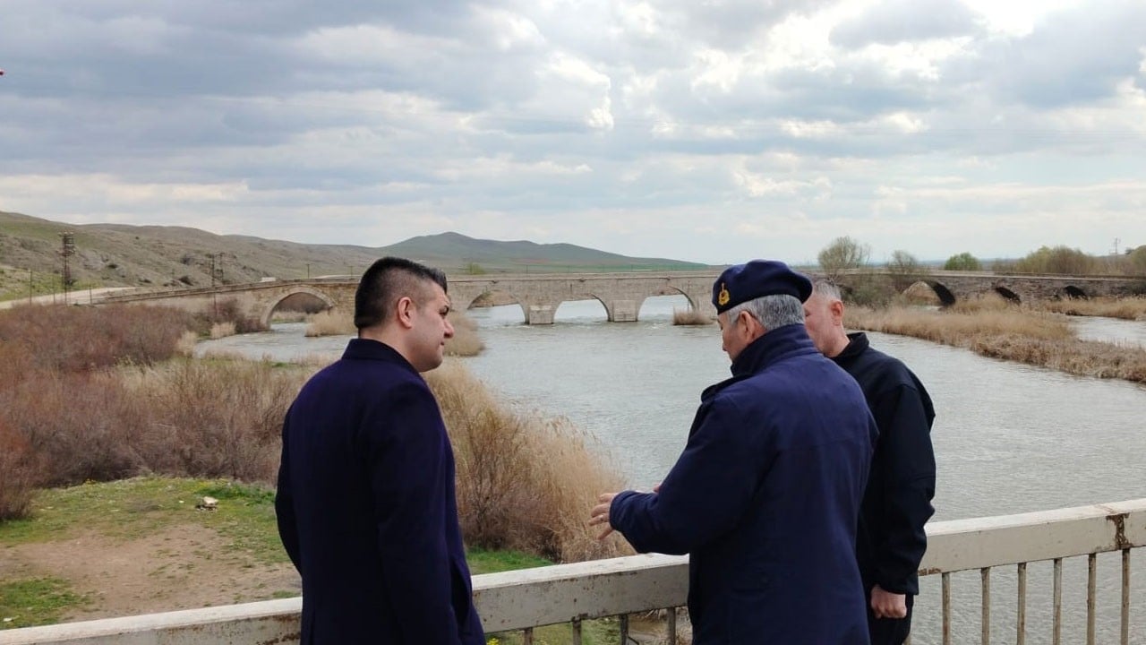 42 yaşındaki adam her yerde didik didik aranıyor!