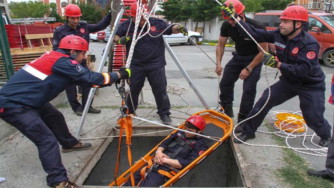 578 itfaiyecinin eğitimi sona erdi Kahraman olma zamanı