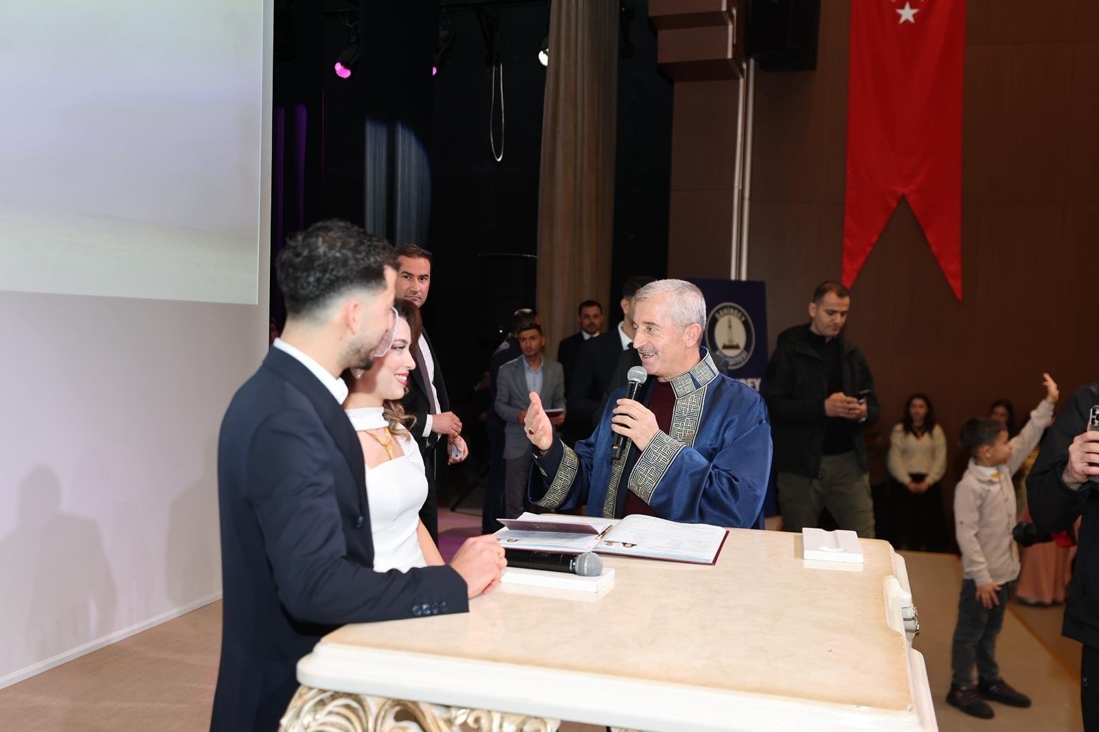 62 çift mutluluğa Şahinbey'de evet dedi