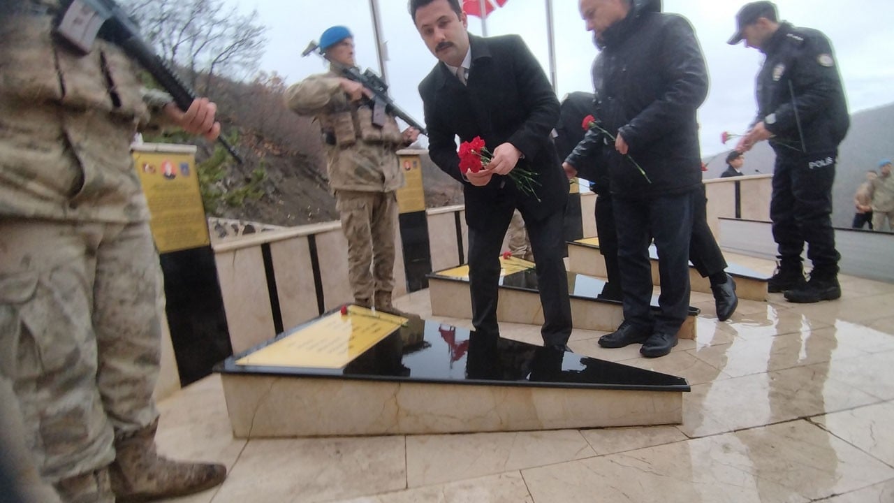 7 şehidin anısına 16 yıl sonra hüzünlü tören