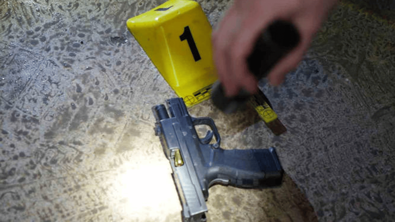 7 Yaşındaki Çocuk Babasını Kazayla Vurdu