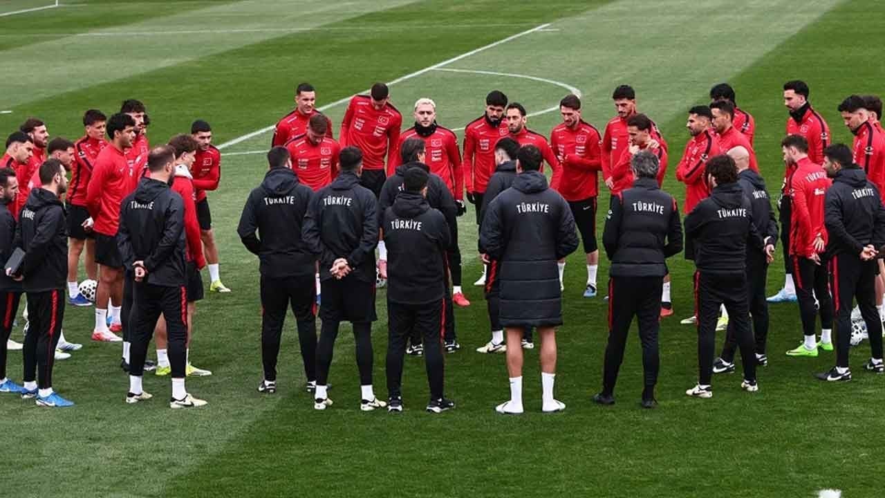 A Milli Futbol Takımı'nda ilginç olay! Semih Kılıçsoy, Ümit Milli Takım'a gitti