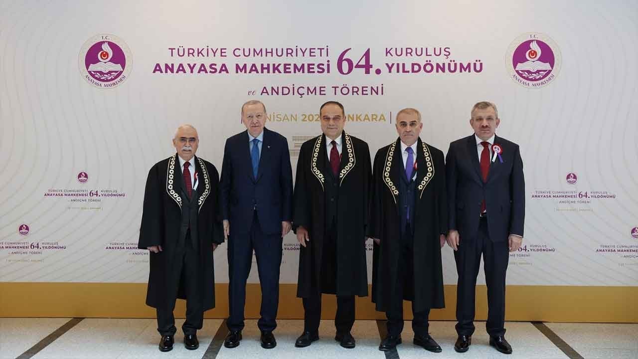 Adalet kainatın direğidir! Cumhurbaşkanı Erdoğan'ın katıldığı törende AYM Başkanı Özkaya, 700 bini aşan iş yüküne karşı teknoloji neşterini vurdu!