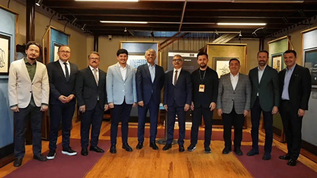 "Âdil-i Mutlak" hat sergisi açıldı