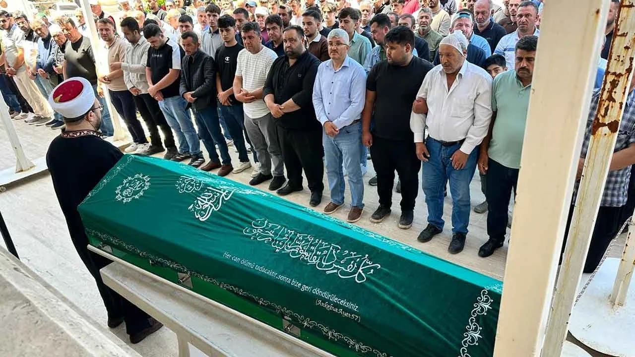 Adıyaman'da genç sürücü bariyerlere çarparak can vermişti! Son yolculuğuna uğurlandı