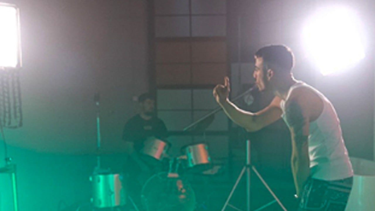 Aileye darbe vuran şarkılar: Devlet takibe almalı