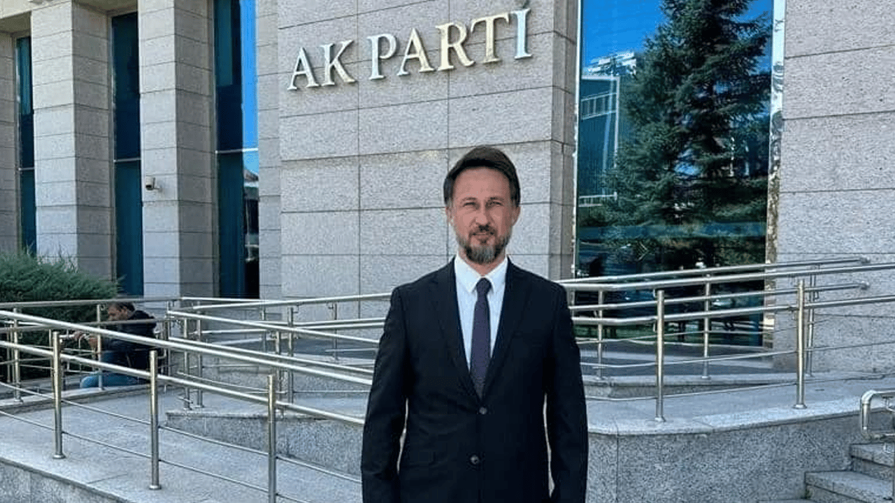 AK Partili Başkan istifa etti!