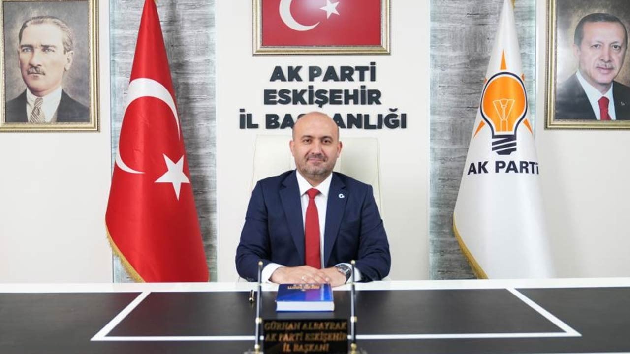 AK Parti'ye bir yılda 8 bin üye kazandırdı