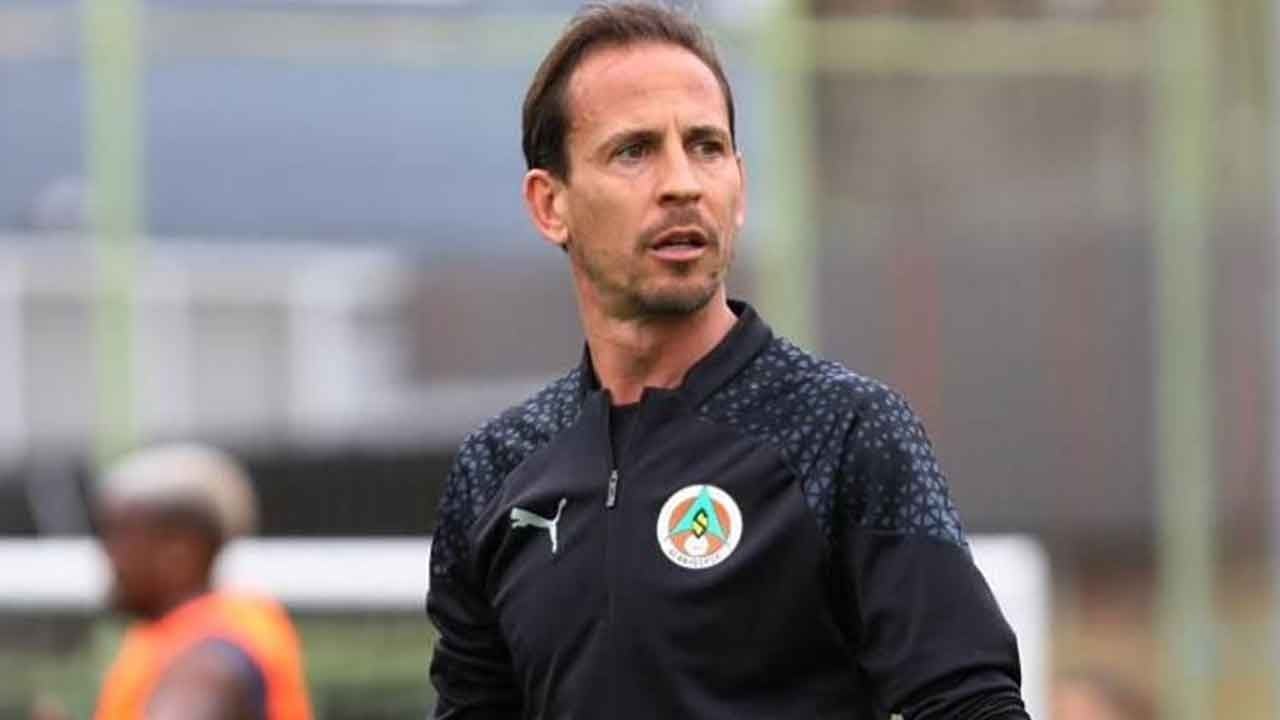 Alanyaspor'da Joao Pereira'dan hakem isyanı! Portekizli hoca VAR kararlarına ateş püskürdü!