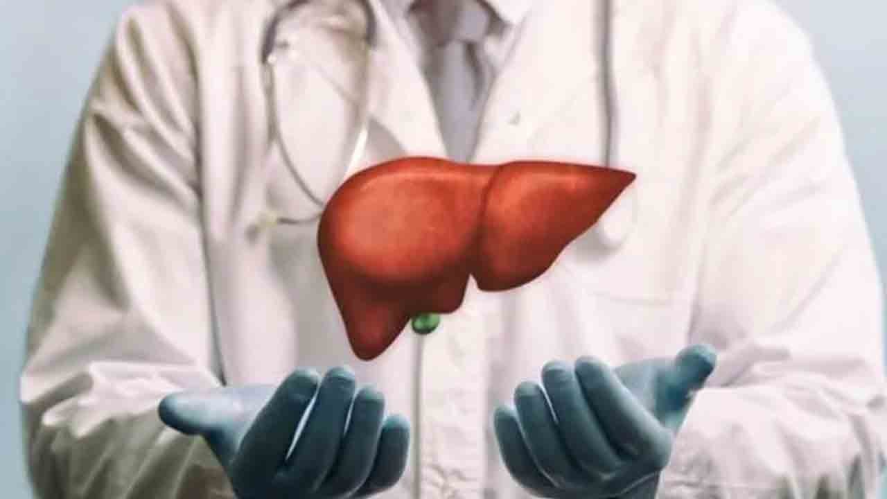 Alkolün zararsız sınırı olduğunu sananlar da okusun! Karaciğere ciddi hasar veren 5 hata!