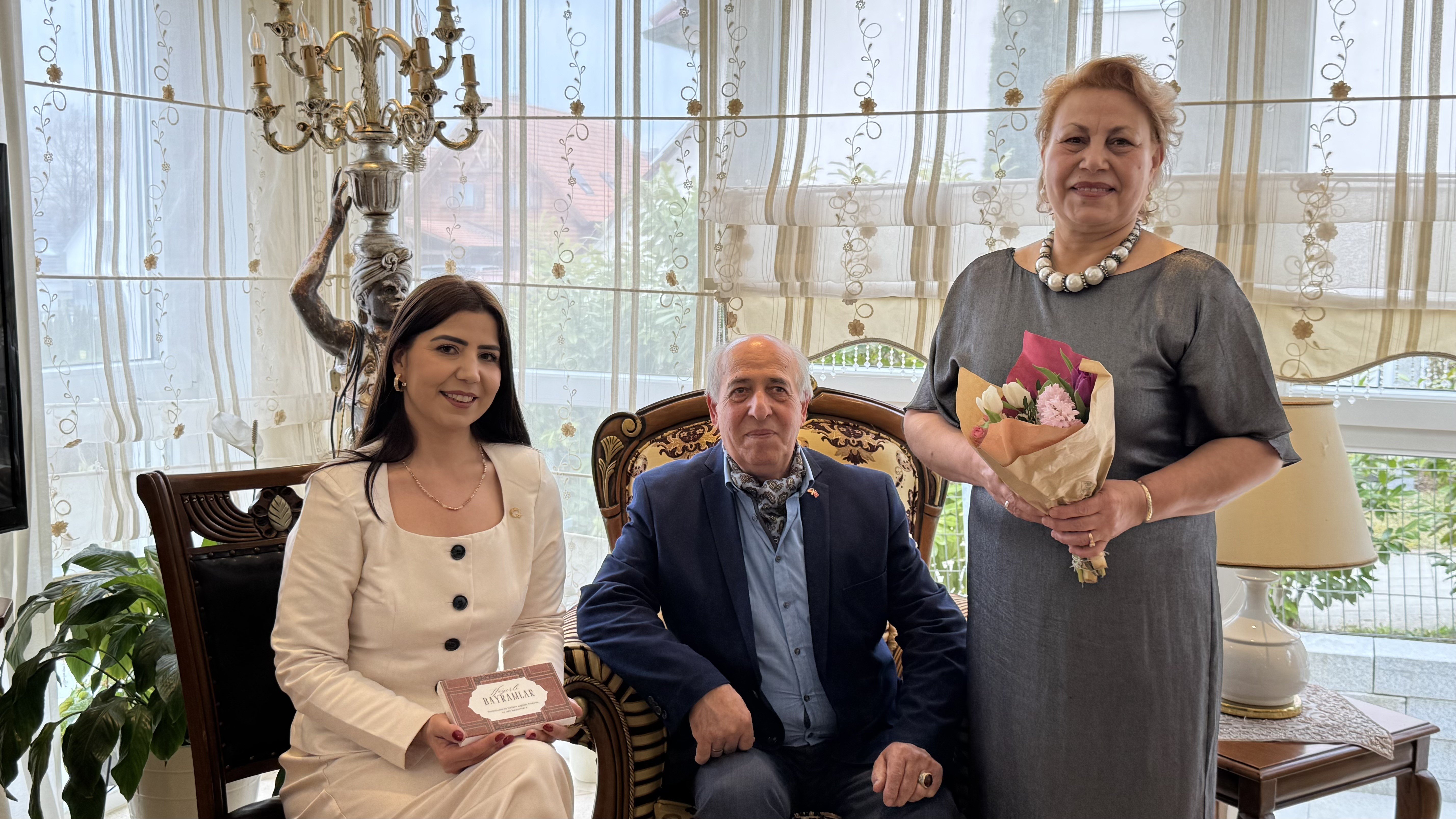 Almanya'da bayram coşkusu: Çocuklar kapı kapı gezip şeker topladı