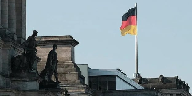 Almanya'da "Ekonomik Deprem": Yatırımcı Güveni Savaşın Gölgesinde Çöktü!