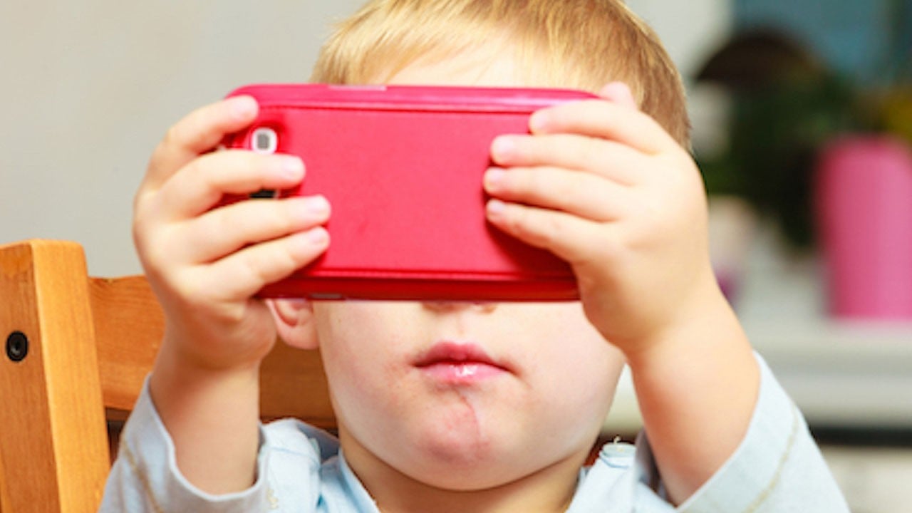 Aman çok dikkatli olun! "Text neck" tehlikesi her yaşa yayıldı