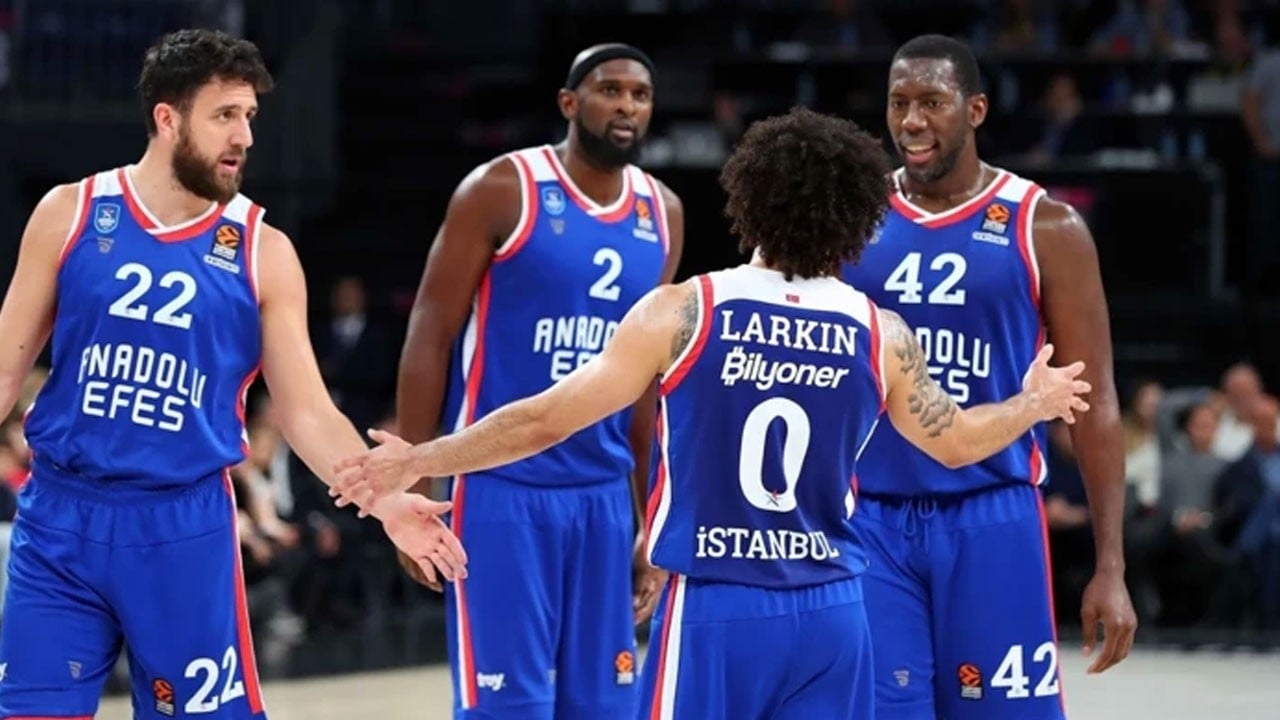 Anadolu Efes’in yeni antrenörü açıklandı