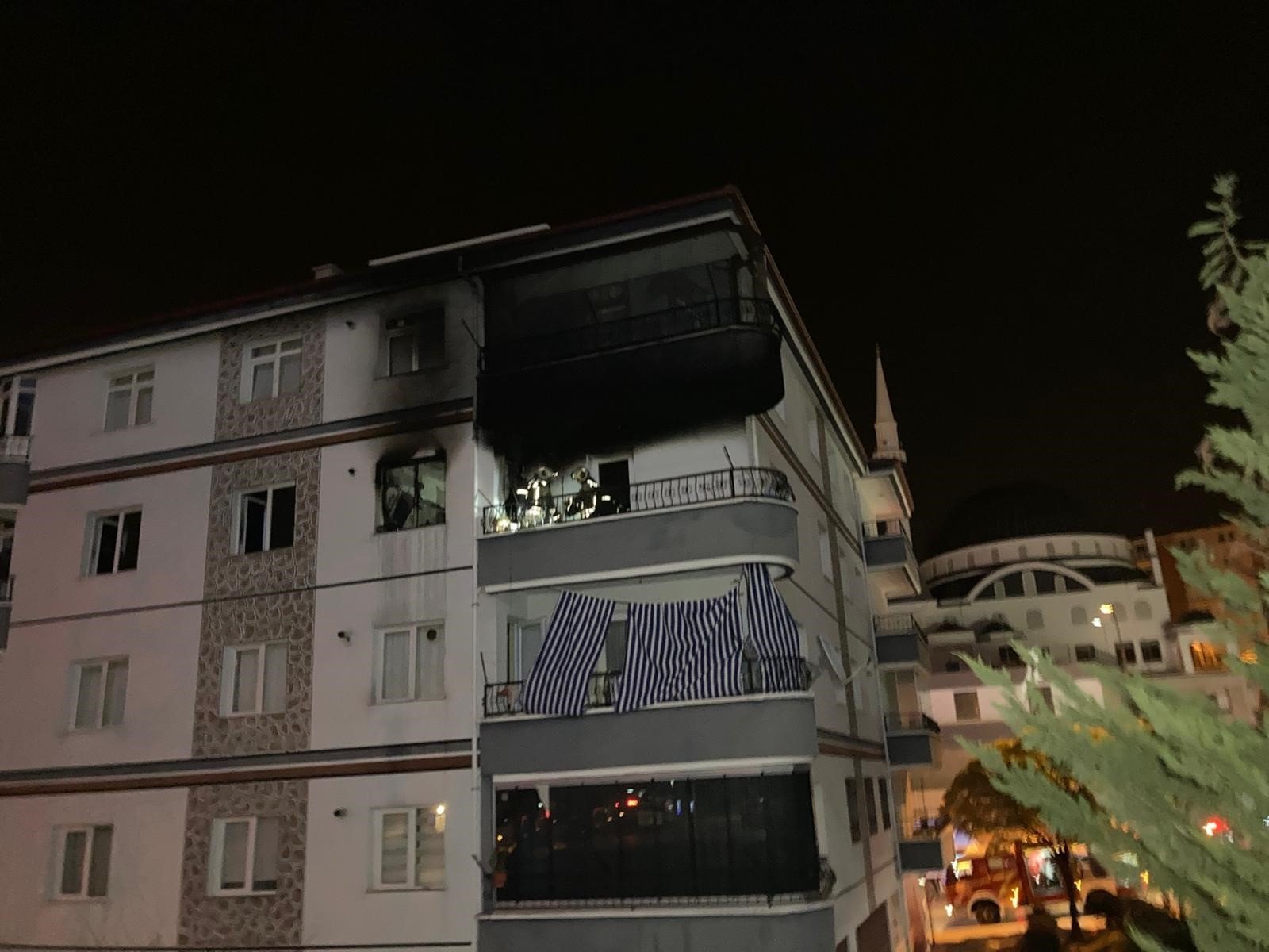 Ankara Mamak'ta Bir Binada Patlama: 1 Kişi Yaralandı