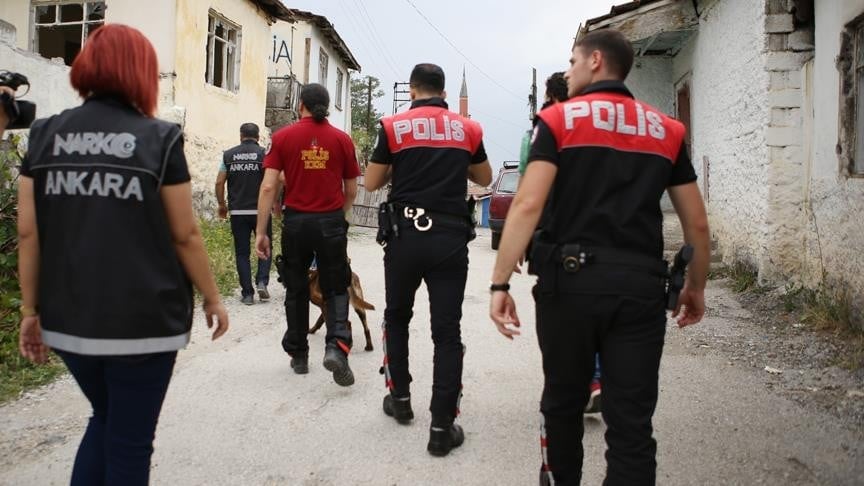 Ankara'da 891 şüpheli yakalandı
