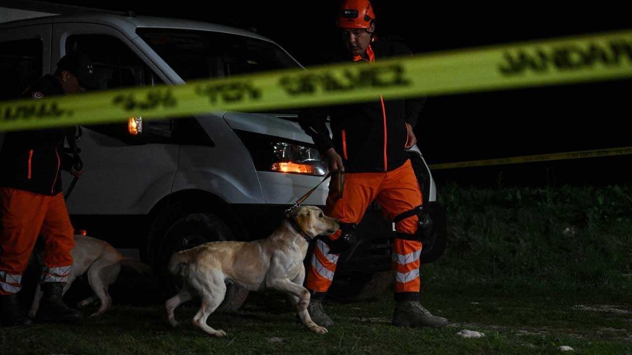 Ankara'da kaza kırıma uğrayan helikopterde incelemeler yapılıyor