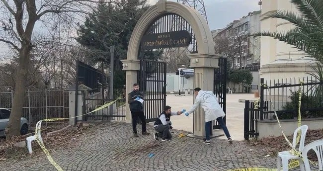 Annesinin Cenaze Töreninde Kardeş Katliamı