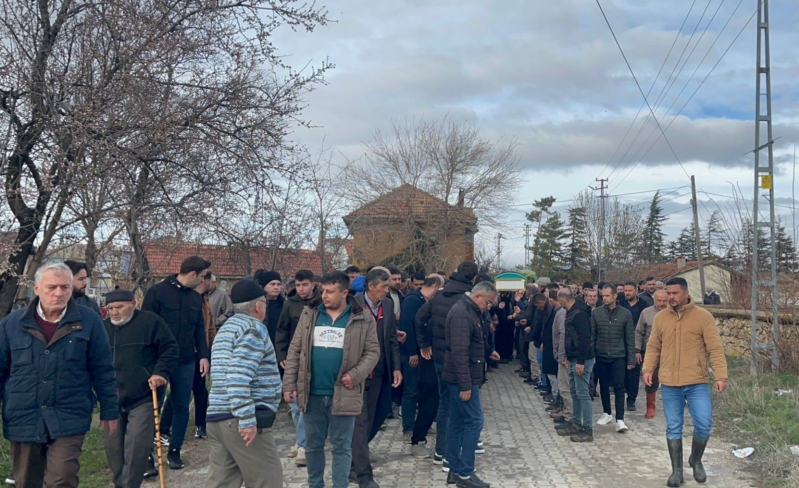 Antalya'daki silahlı kavgada ölen genç toprağa verildi