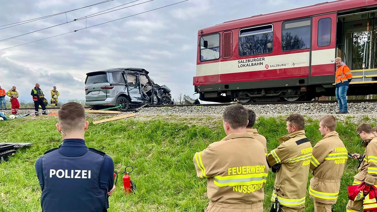 Arabasına tren çarpan ünlü kaleci feci şekilde öldü