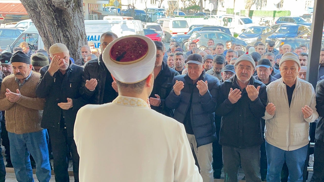 Arabistan'da toprağa verildi, cenaze namazı Bolu'da kılındı