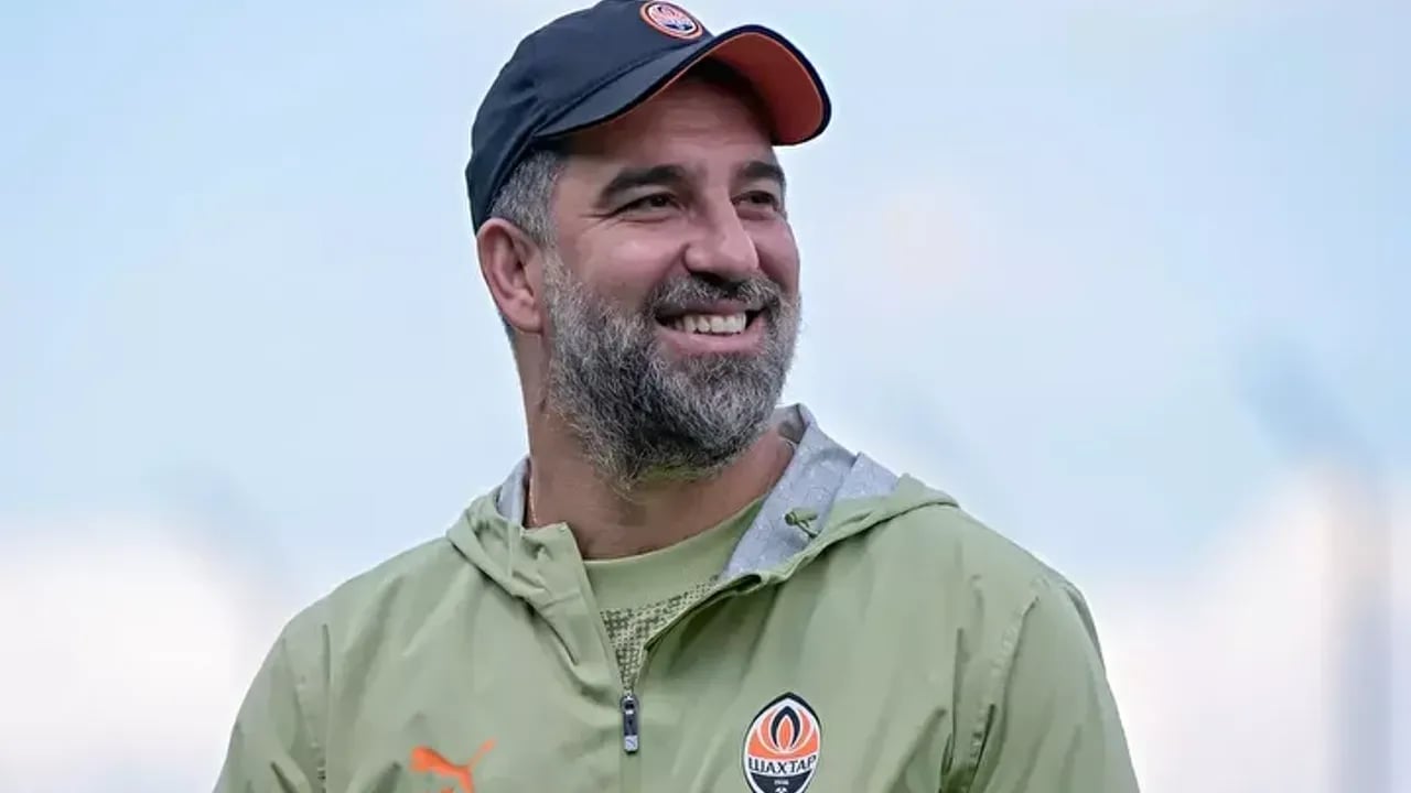 Arda Turan'dan tarihe geçen başarı! Yarı finalde!