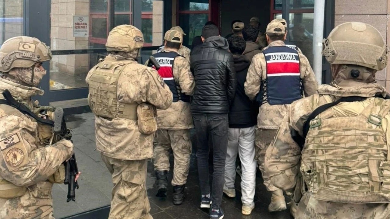 'Askerliğe elverişsiz' raporu düzenleyen çeteye baskın: 10 kişi tutuklandı