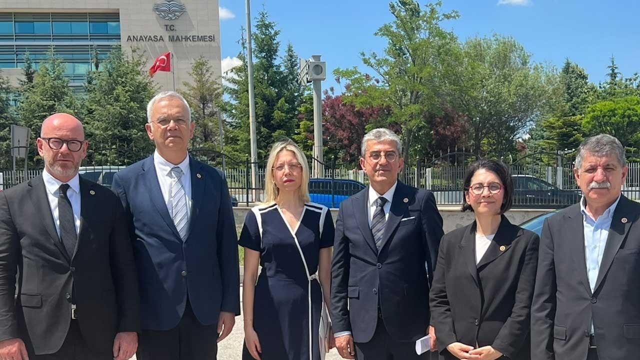 AYM’nin kapısına dayandılar! CHP sosyal medya düzenlemesine de karşı
